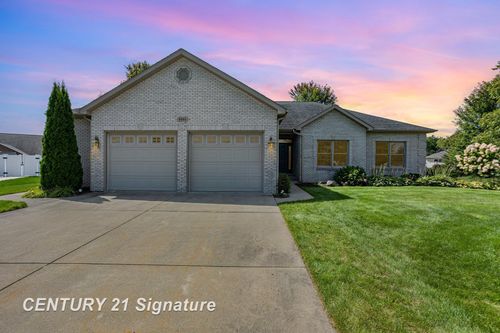 6893 Wild Pine Circle Circle, Saginaw Charter Township, MI, 48603 | Card Image