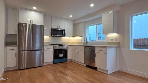 1/2 N Ridgewood Pl, Los Angeles, CA, 90004 | Card Image