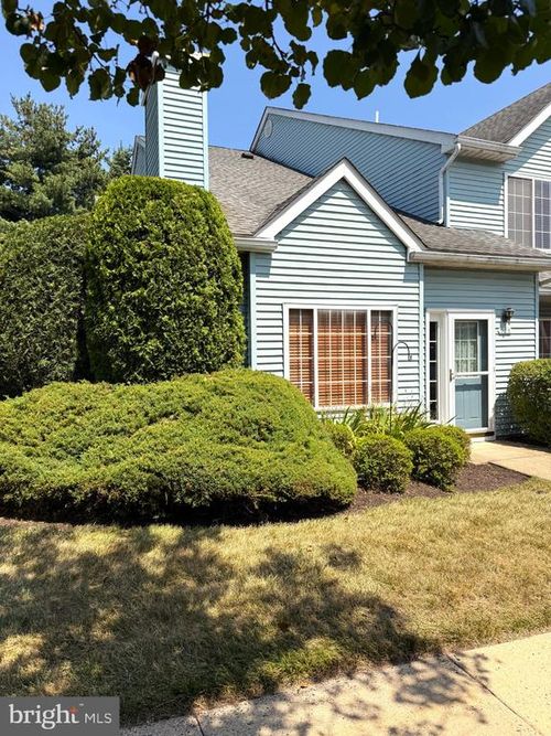 329 Pondview Dr, HARLEYSVILLE, PA, 19438-2395 | Card Image