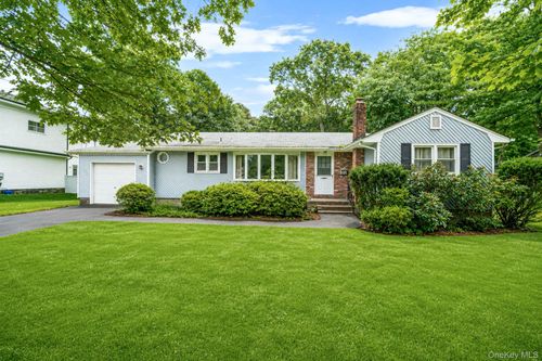 287 Munsell Road, Brookhaven, NY, 11772 | Card Image