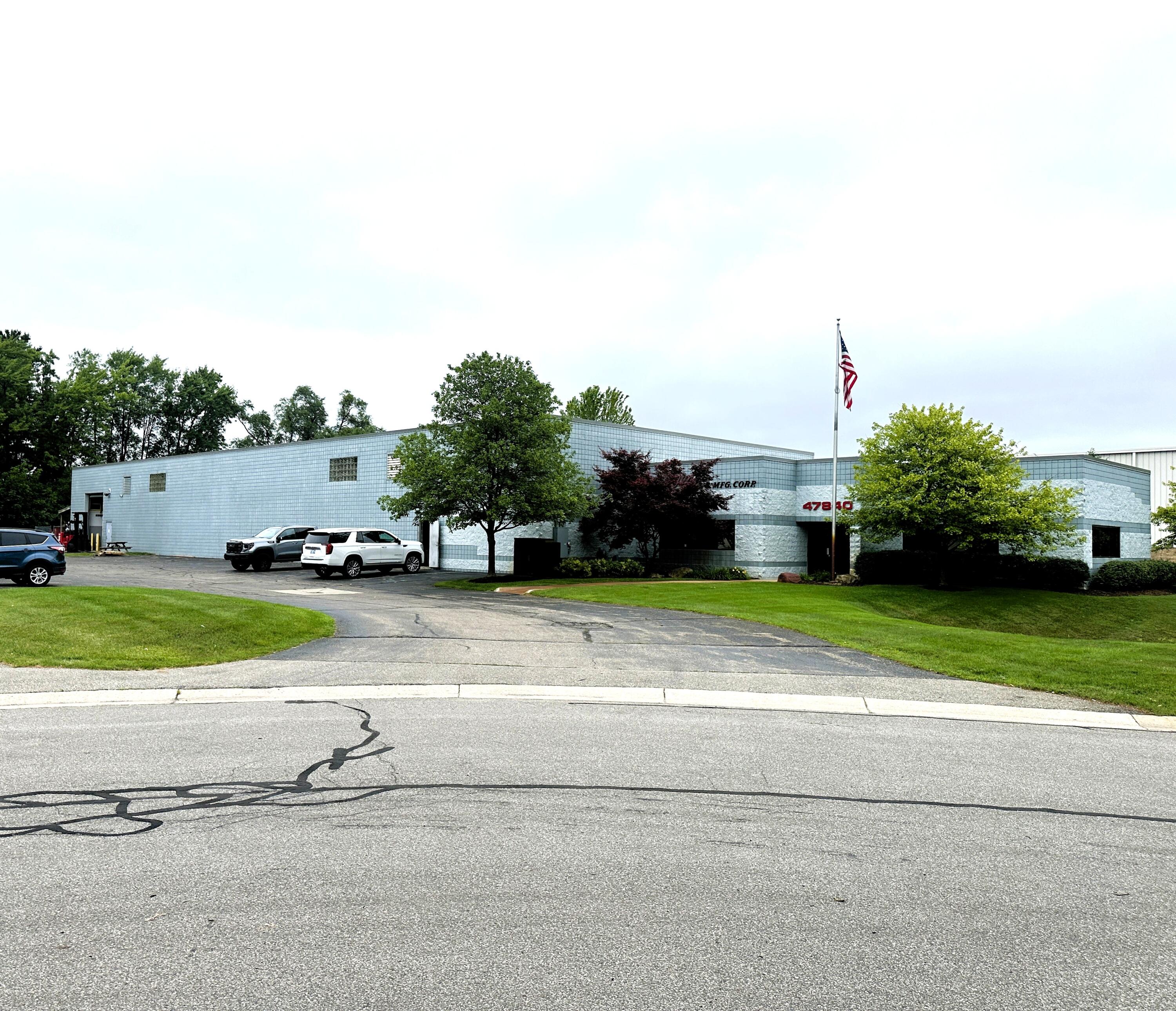 47840 Anna Ct, Wixom, MI 48393