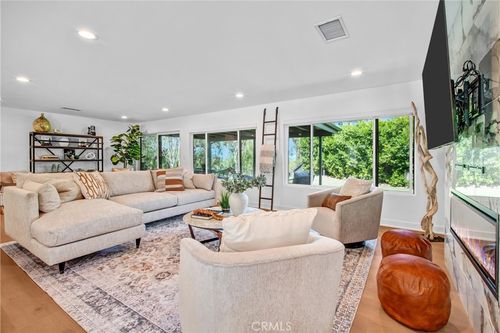 2166 La Granada Dr, Thousand Oaks, CA, 91362-2018 | Card Image