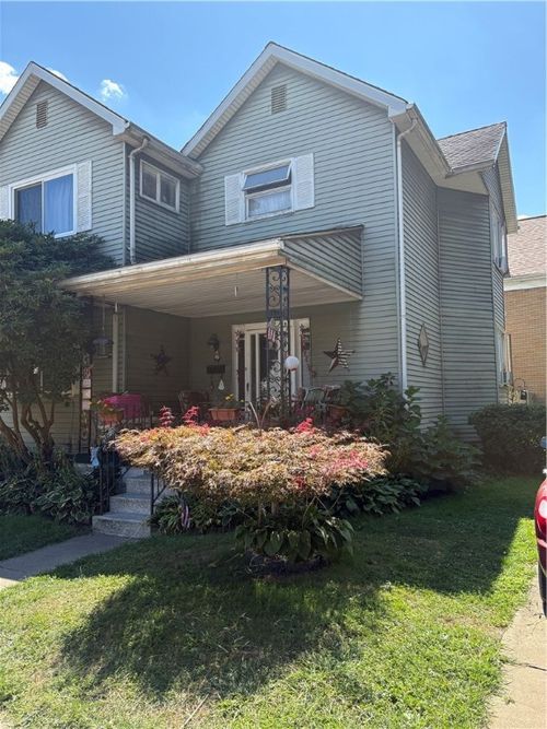 92 Walnut St, Natrona Heights, PA, 15065-2642 | Card Image