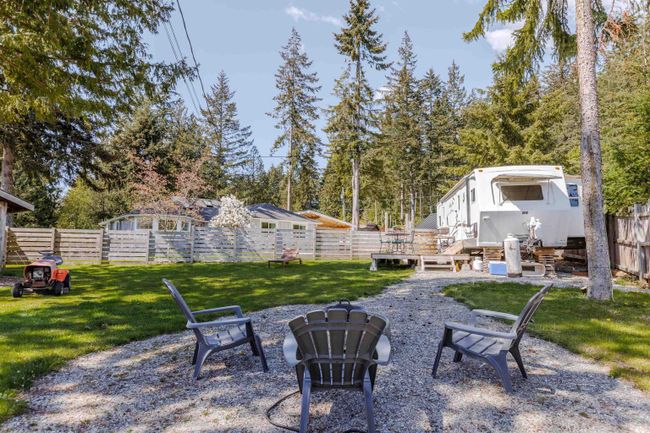 545 King Road, House other with 3 bedrooms, 2 bathrooms and 4 parking in Gibsons BC | Image 27