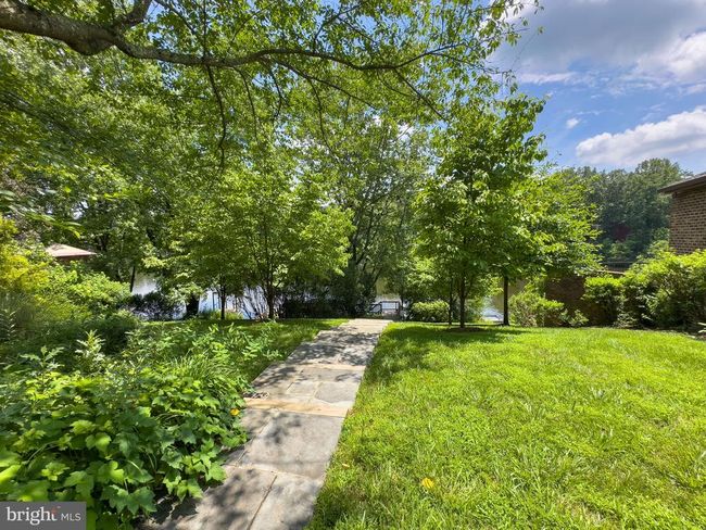 2151 Cabots Point Ln, Townhouse with 4 bedrooms, 3 bathrooms and null parking in RESTON VA | Image 53