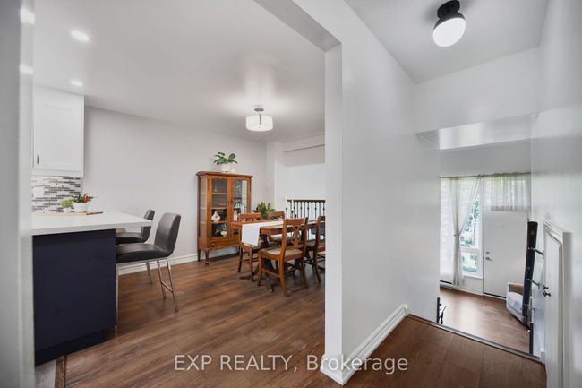 136 Darras Crt, Condo with 5 bedrooms, 2 bathrooms and 1 parking in Brampton ON | Image 10
