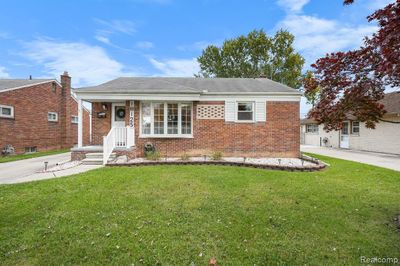 18125 Koester Street, Home with 3 bedrooms, 1 bathrooms and null parking in Riverview MI | Image 1