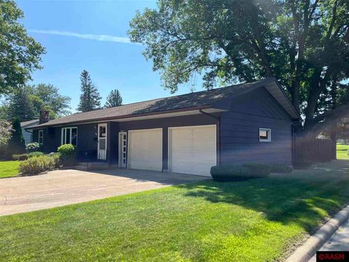 200 10th Ave S, Saint James, MN, 56081-1822 | Card Image