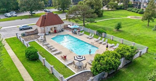 apt-117-5200 Carriageway Dr, Rolling Meadows, IL, 60008-3929 | Card Image