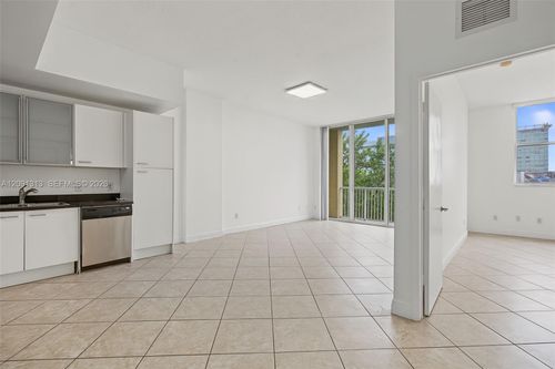 a4-206-1350 Nw 8th Ct, Miami, FL, 33136-2302 | Card Image