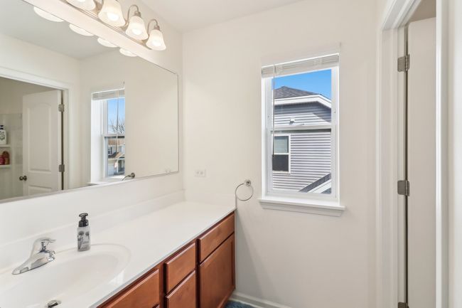 1342 Highpoint Ct, House other with 5 bedrooms, 5 bathrooms and 2 parking in Bartlett IL | Image 41