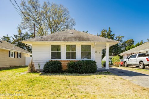 51 Berkshire Ct, Toms River, NJ, 08753-1618 | Card Image