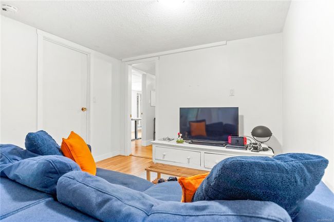 931 Mesher Pl, House other with 3 bedrooms, 3 bathrooms and 4 parking in Esquimalt BC | Image 46