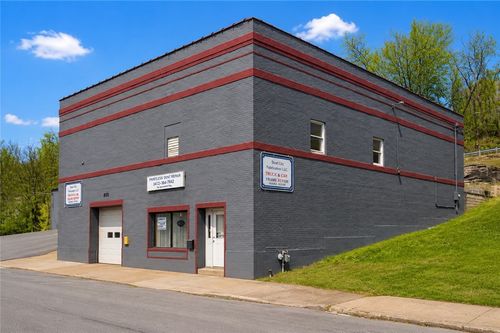 855 6th Ave, Brackenridge, PA, 15014-1040 | Card Image