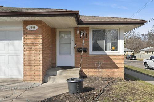 1563 Clarence St, Saint Paul, MN, 55106-1413 | Card Image