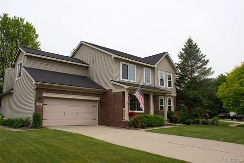 9180 Springwood Ct, Howell, MI, 48843-6119 | Card Image