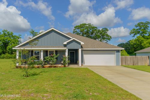 154 Magnolia Farms Dr, Lucedale, MS, 39452-1200 | Card Image