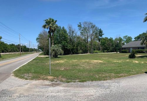 160 Adams Ln, Waveland, MS, 39576-4237 | Card Image
