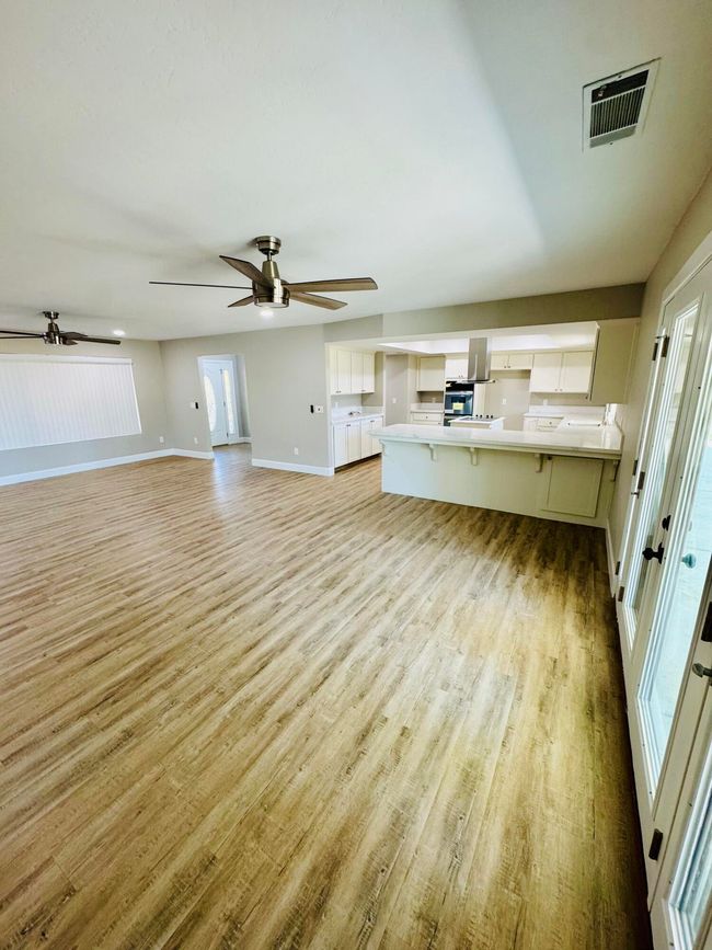 27057 Avenue 196, House other with 3 bedrooms, 2 bathrooms and null parking in Strathmore CA | Image 11