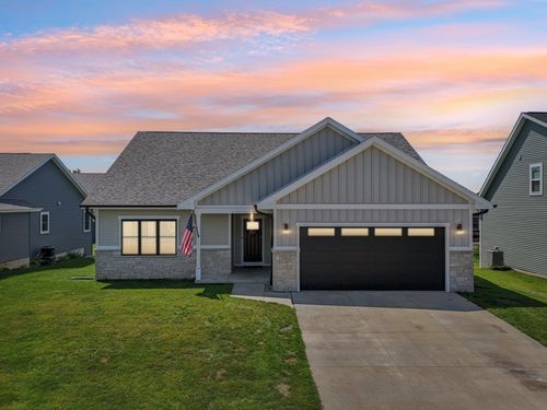 2301 Valberg Dr, STOUGHTON, WI, 53589-5605 | Card Image