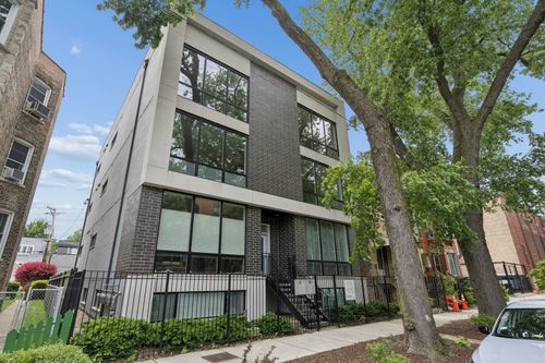 3w-2733 Hirsch St, Chicago, IL, 60622-2417 | Card Image