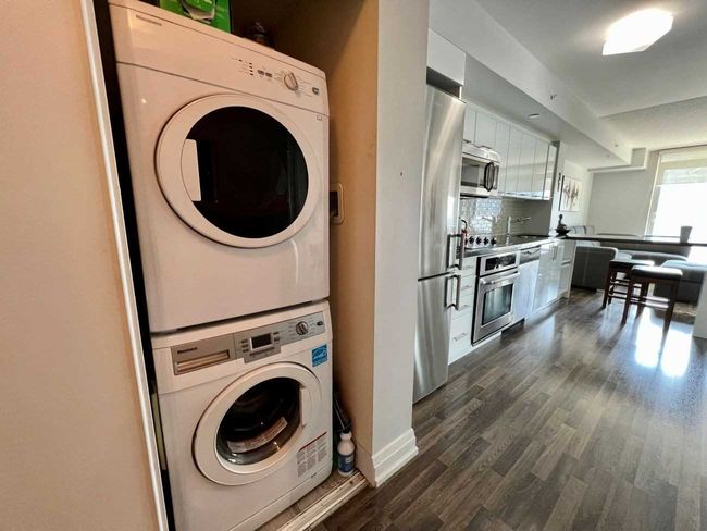 909E - 555 Wilson Ave, Condo with 2 bedrooms, 2 bathrooms and 1 parking in North York ON | Image 16