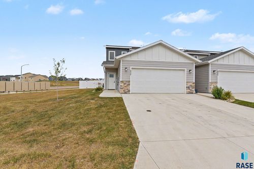 6900 E Brooks Edge Pl, Sioux Falls, SD, 57110-6357 | Card Image