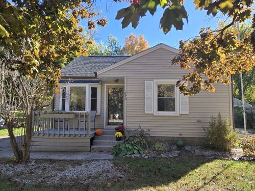 545 W Main St, Manchester, MI, 48158-8654 | Card Image