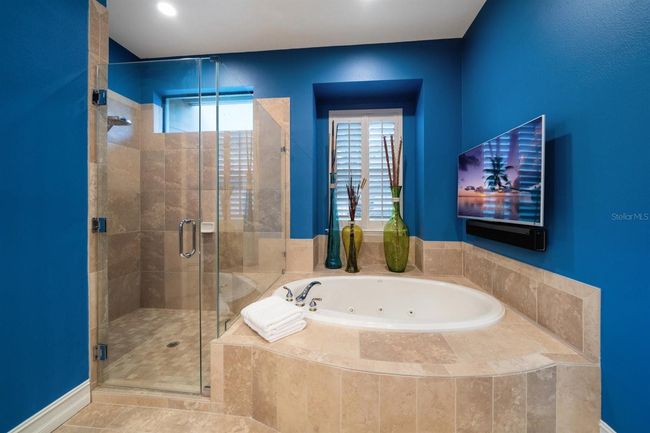 Primary Bathroom | Image 16