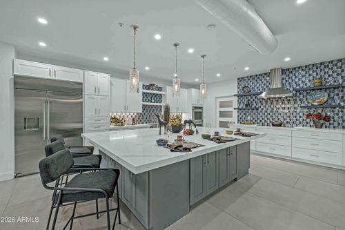 7-8100 E Camelback Rd, Scottsdale, AZ, 85251-2729 | Card Image