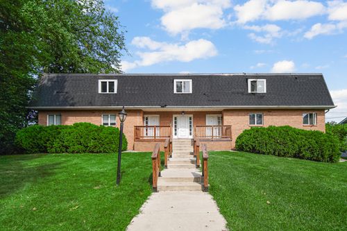 608 Glendale Blvd, Valparaiso, IN, 46383-3151 | Card Image