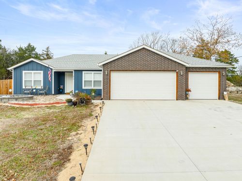 219 Pinewood Drive, Reeds Spring, MO, 65737 | Card Image