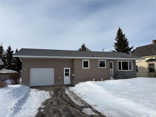 307 Carl Avenue E, Langenburg, SK, S0A2A0 | Card Image