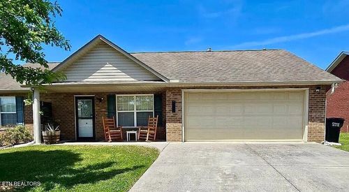 6729 Casa Bella Dr, Knoxville, TN, 37918-6845 | Card Image