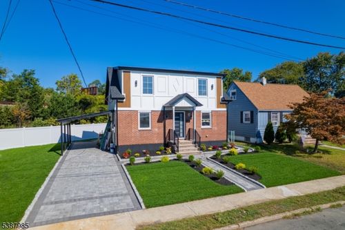 197 Roosevelt Ave, Elmwood Park, NJ, 07407-1926 | Card Image