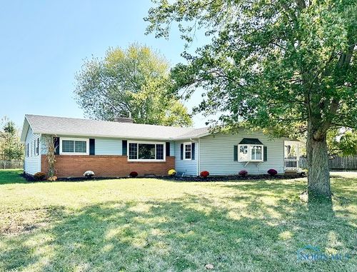 181 S Us Highway 23, Fostoria, OH, 44830-9621 | Card Image