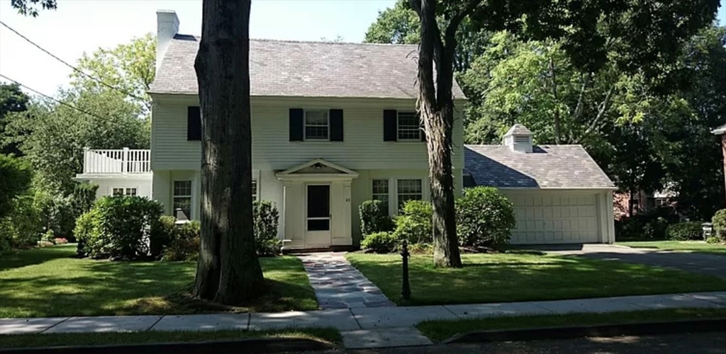 Beverly Rd, Chestnut Hill, MA 02467
