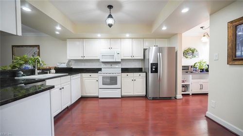 17-208 Genoa Dr, Hampton, VA, 23664-1794 | Card Image