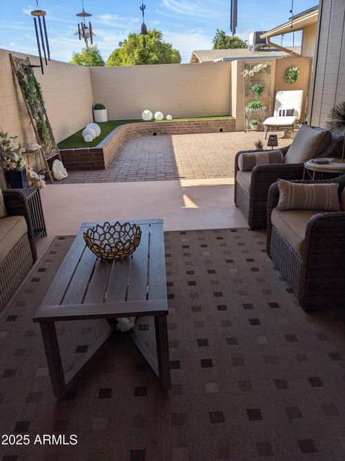 h-10585 W Palmeras Dr, Sun City, AZ, 85373-1980 | Card Image