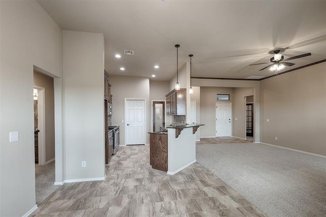 2024 W Black Powder Way, House other with 4 bedrooms, 2 bathrooms and null parking in Mustang OK | Image 7