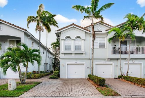 3167 Laurel Ridge Cir, Riviera Beach, FL, 33404-1840 | Card Image