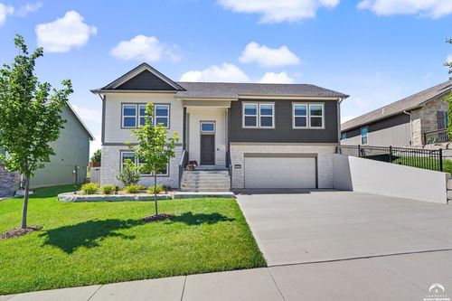 3907 Sweetclover St, Lawrence, KS, 66049-7808 | Card Image