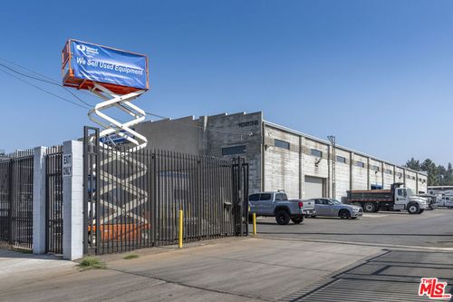 10232 Glenoaks Blvd, Pacoima, CA, 91331-1604 | Card Image