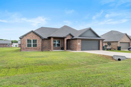 827 S Mckinley Avenue, Calera, OK, 74730 | Card Image