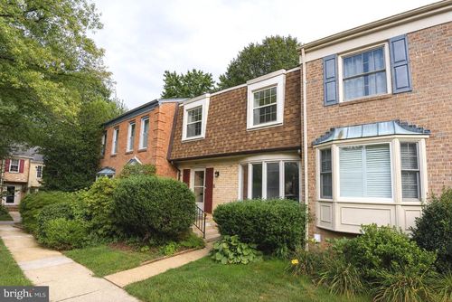 6611 Rosecroft Pl, FALLS CHURCH, VA, 22043-1828 | Card Image