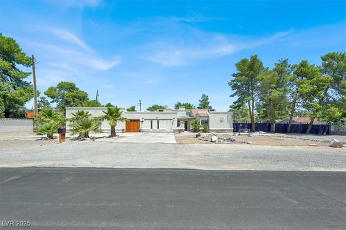 5008 Donnie Ave, Las Vegas, NV, 89130-3211 | Card Image