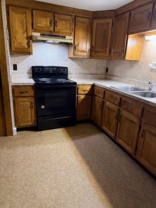 109 North St, Claremont, NH, 03743-2037 | Card Image