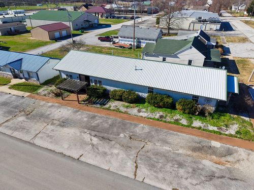 109 N Myrtle St, Pierce City, MO, 65723-1238 | Card Image