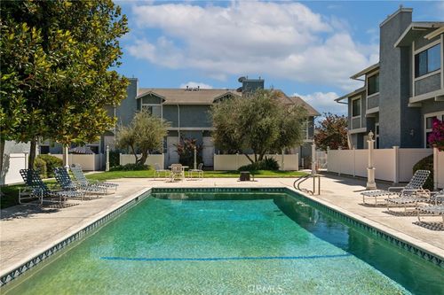 7-15106 Nordhoff St, North Hills, CA, 91343-2335 | Card Image