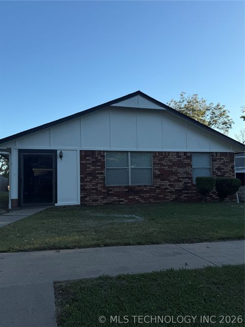 312 W Pecan St, Coweta, OK, 74429-2178 | Card Image